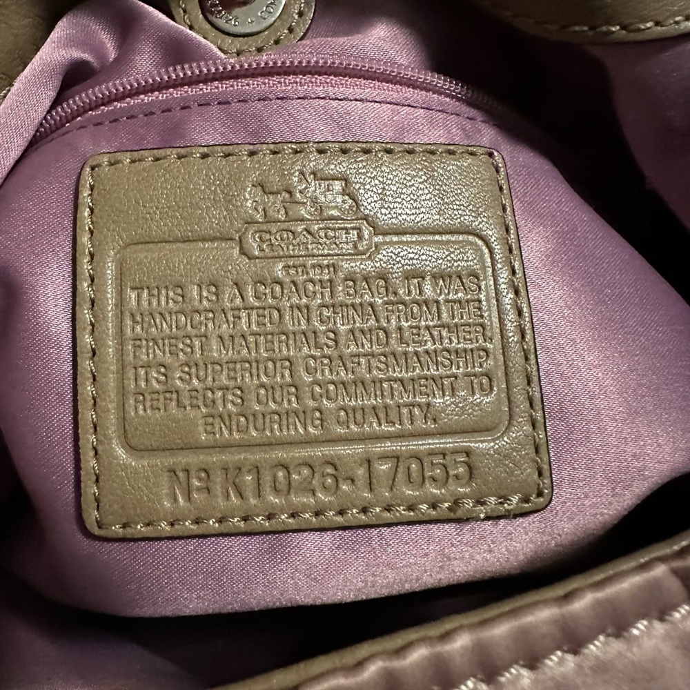 Vintage Coach initial shoulder bag - cream, taupe and purple. - Picture 4 of 7